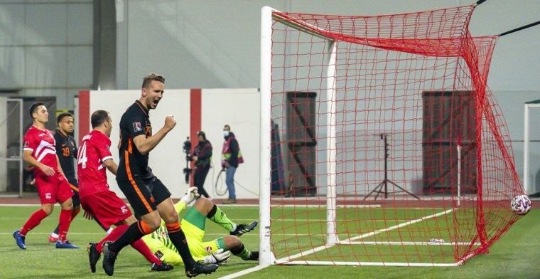 Eén Gibraltar-supporter in De Kuip: 'PSG heeft al zoveel fans, dit is leuker'