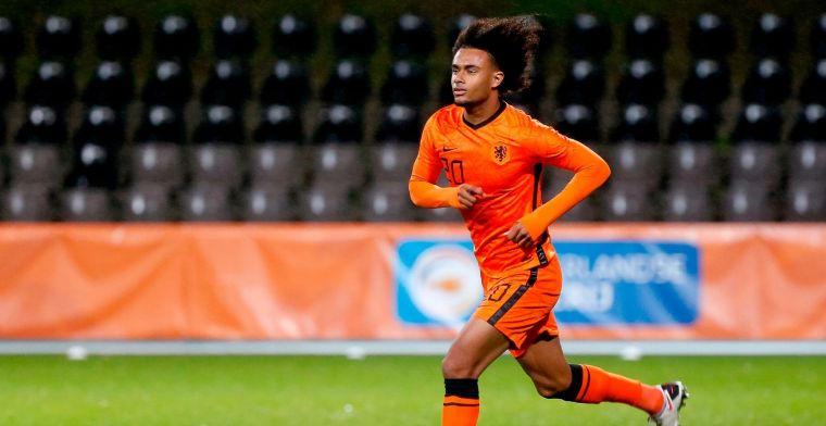 Zirkzee vertelt over verwijderen van Instagram-posts: 'Heb het toen even uitgezet'