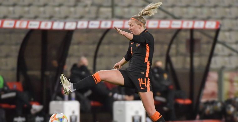 Oranje Leeuwinnen ontsnappen in blessuretijd aan nederlaag tegen Tsjechië