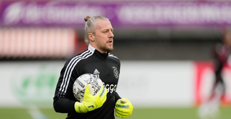 Pasveer 'helemaal happy' bij Ajax: 'Het kan gek lopen in de voetbalwereld'